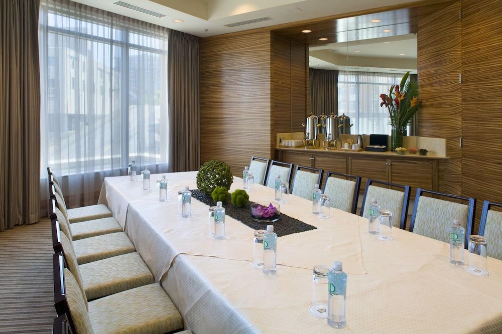 1 Hotel Seattle Bagian luar foto Boardroom at the Westin
