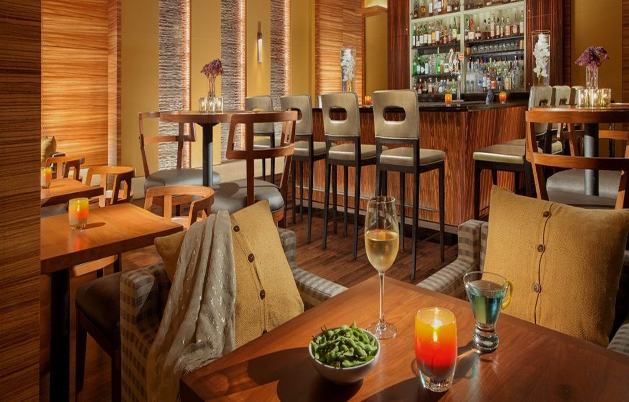 1 Hotel Seattle Bagian luar foto The bar at the hotel